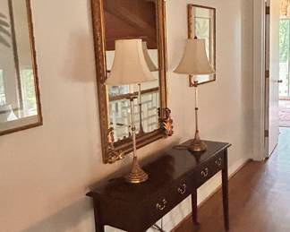 Lots of lamps & mirrors