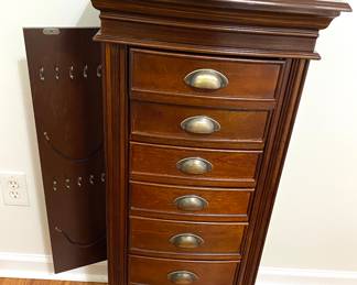 Stand up jewelry cabinet