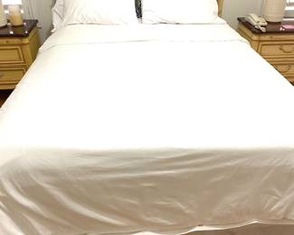 Heritage queen bed