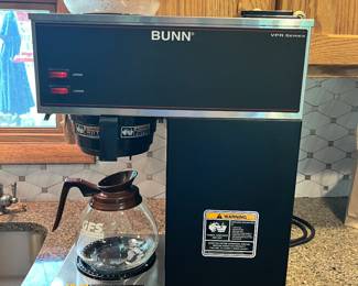 BUNN VPR 2 burner Coffee Making with Pots.