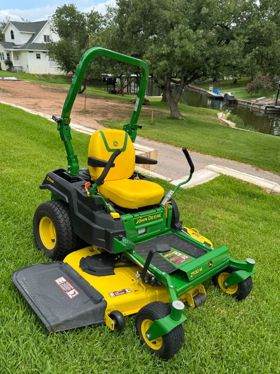 John Deere Z530 M zero turn mower like new