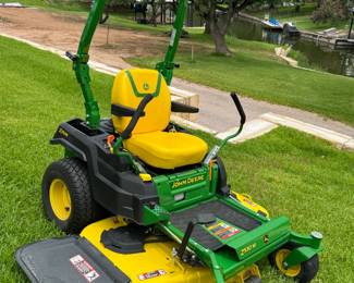 John Deere Z530 M zero turn mower like new