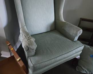 Wingback chair (set of 2)