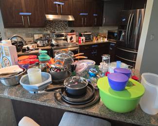 Pots, pans, baking trays, and more kitchen items