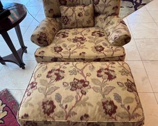 Floral Arm Chair w/Ottoman