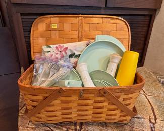 Picnic Basket, Vintage Ware