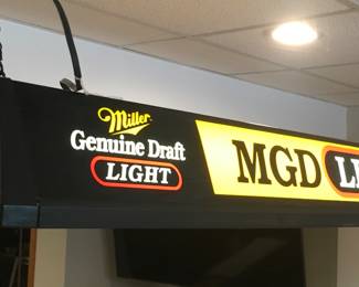 MILLER GENUINE DRAFT POOL TABLE LIGHT
