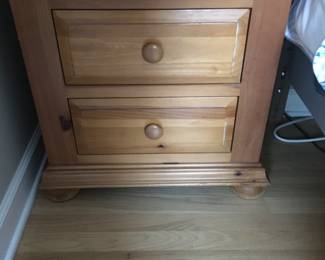 BROYHILL NIGHT CHEST