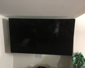 LOTS OF BIG SCREEN TV’S