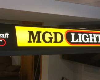 MILLER GENUINE DRAFT POOL TABLE LIGHT