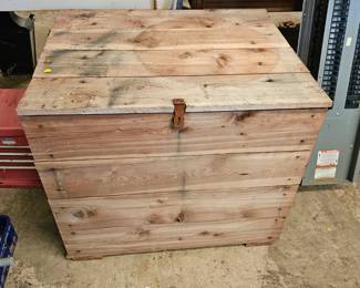 WOODEN CRATE