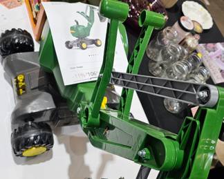 JOHN DEERE TOY