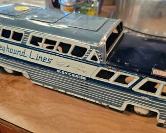 VINTAGE METAL GREYHOUND BUS TOY