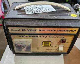 BATTERY CHARGER