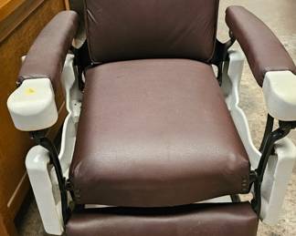 BARBER CHAIR