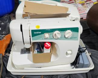 SEWING MACHINE