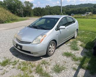 TOYOTA PRIUS CAR