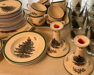 Holiday dish pieces