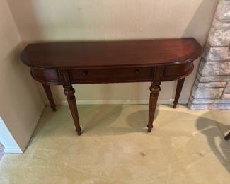CONSOLE TABLE