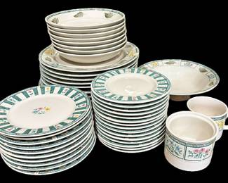 Chelsea Square Dish Set