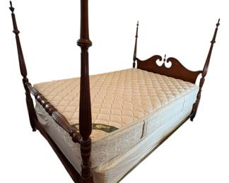 Dark Wood Traditional Poster Bed