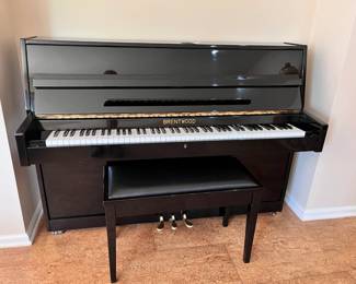 Upright piano