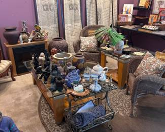 Decor, wicker chairs, room screen