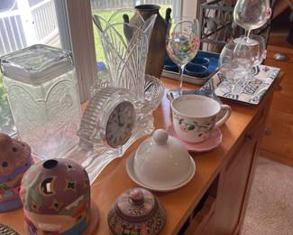 Crystal, pottery, decor