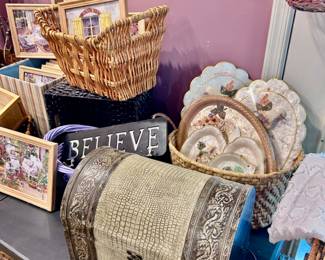 Baskets, art