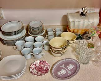Plates, dishes, bowls, cups