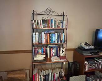 Books/bakers rack