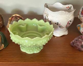 Uranium glass flower keeper