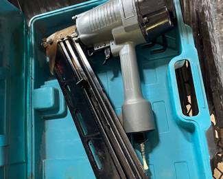 LARGE NAIL GUN
