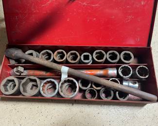 HEAVY DUTY, LARGE DRIVE SOCKET SETS