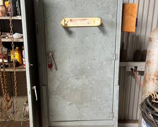 WITH DOOR CLOSED