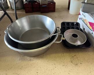 LARGE PANS w/ HANDLES