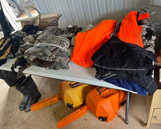 CAMO & HUNTING CLOTHES