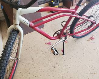 Mens Red FELT bike