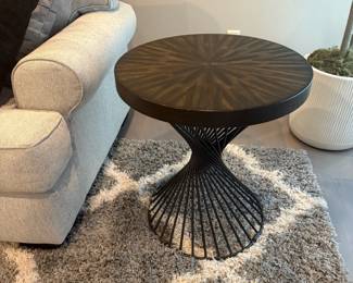 HILLSDALE Kanister Round Side Table