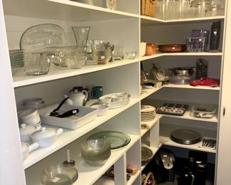 Variety of quality kitchen items.