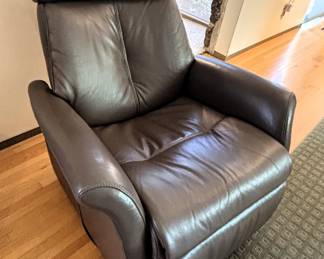 BUY IT NOW! $750.00. IMG Leather Relaxer Recliner 34" W x 39" H x 36" D