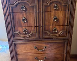 Vintage chest of drawers