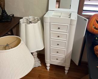 Jewelry box and lamps