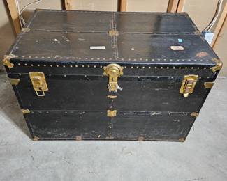 Antique W.B. Nevercrack Steamer Trunk w/ Key – Black Wood, Brass Hardware, 40”x24”x25.5” Vintage Storage