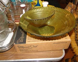 Chip and dip, plastic retro serving set. And brand new in the box Pampered Chef loaf pan