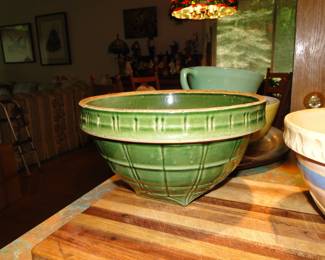 Pottery mixing bowl