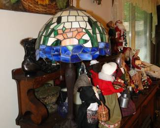 Another stunning Tiffany styled glass lamp