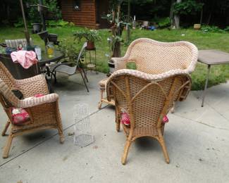 Very nice wicker set