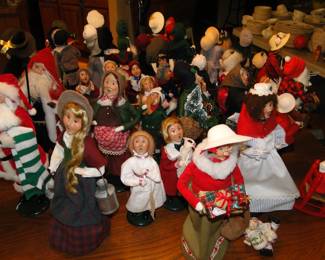 Byers Choice Carolers, this is going to be 2 of 4, only two more to go folks!