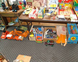 More and more and more vintage games and toys